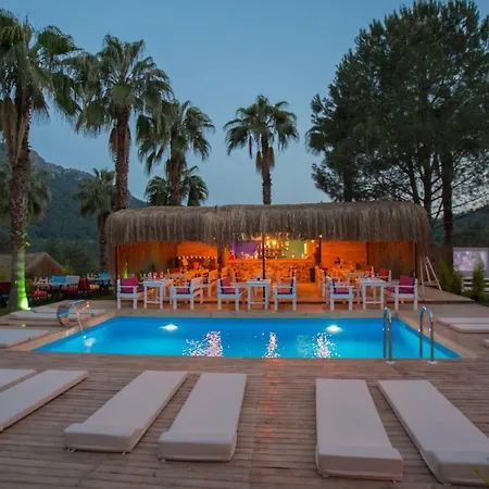 샬레 The Hill Glamping Çıralı